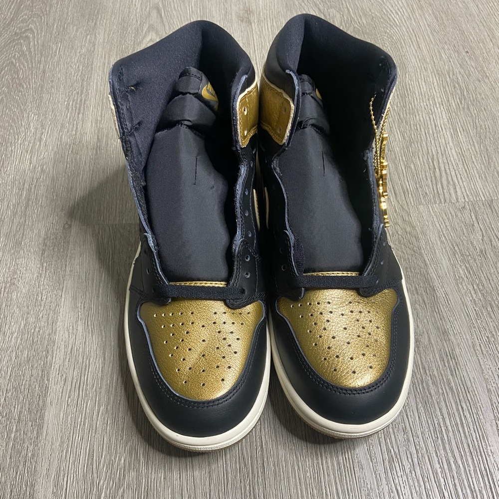 Air Jordan 1 Retro Hi OG Black Gold Mens Shoe Size 8 Gold DZ5485-071 NWT - Picture 11 of 16